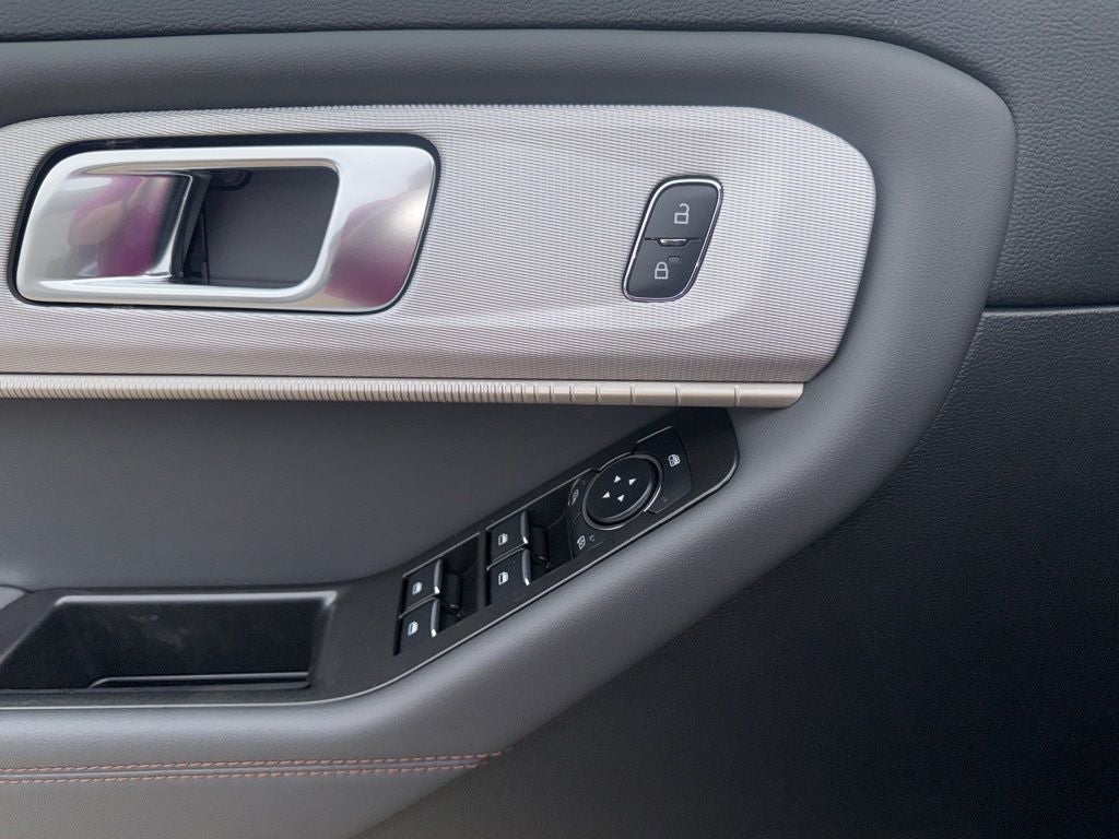 2026 Ford Explorer Active - Photo 9