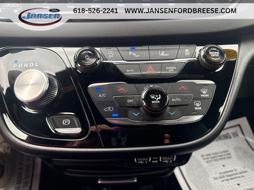 2025 Chrysler Pacifica Select
