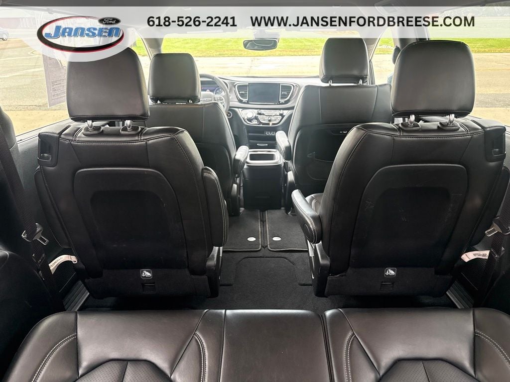 2025 Chrysler Pacifica Select