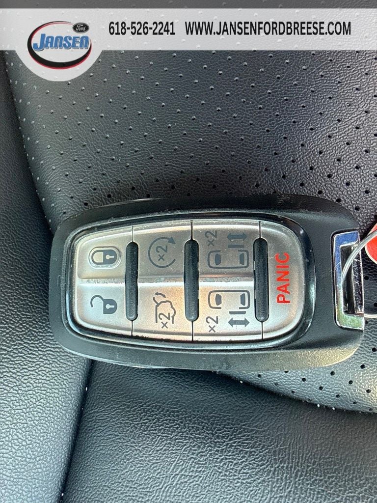 2025 Chrysler Pacifica Select