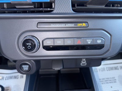 2026 Ford Maverick Lobo Standard