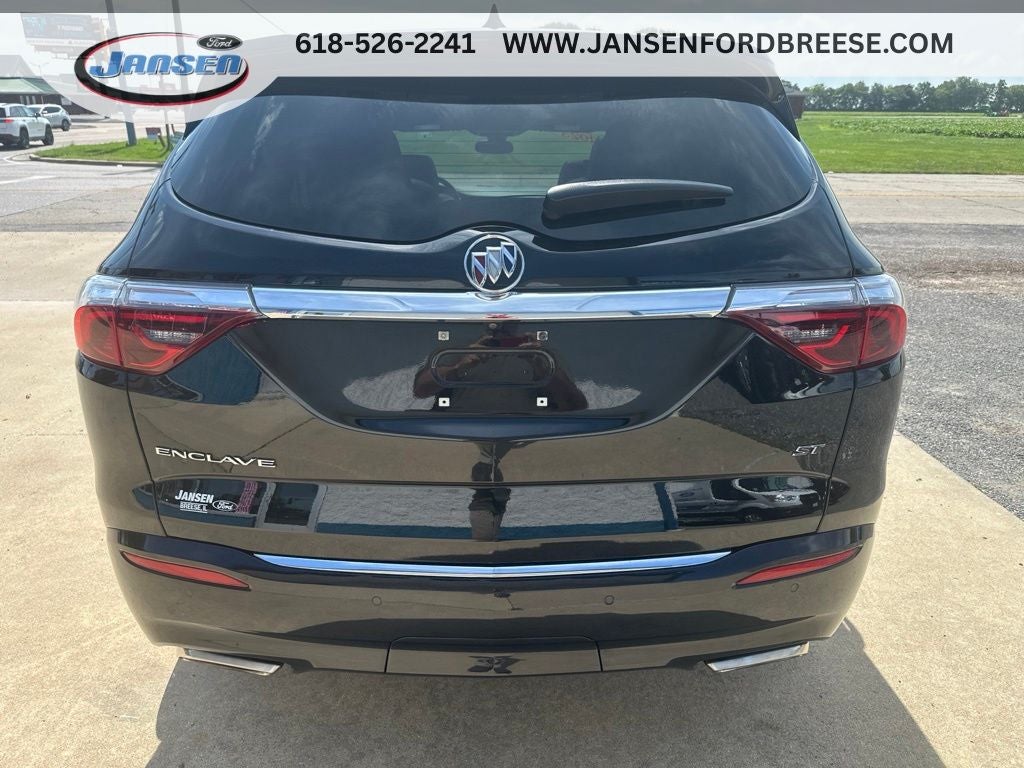 2023 Buick Enclave Essence